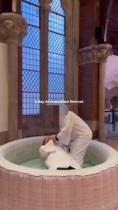 Lily Philips, la créatrice OnlyFans qui avait couché avec 1 113 hommes en 12 heures, a été baptisée et s’est convertie au christianisme. | Parousie