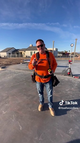 Framing square essential basics for home layouts ect. #framing #tools #carpenter #homelayout #customhomes #roughcarpentry #carpenterlife #carpentersoftiktok #carpenterhacks #carpentertips #framingtips