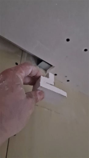 DZdeco on Instagram‎: "ساكن في الخدمة #ديكورات #الجزائر #دهانات #بلاكوبلاطر #architecte #design #DECOHOME #Décoration #renovation #placo #pliage"‎