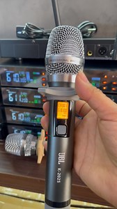 14M views · 27K reactions | ☘️☘️☘️Tuyển được vài bộ micro bãi mỹ chính hãng JBL -K2025 - Tiếng míc rất hay, anh em làm sự kiện, phòng hát, quán karaoke thì không phải bàn ạ tần số UHF thu xa 100-120m - Anh em nhận hàng được test thử ok thanh toán. - giá thanh lý chỉ còn 1.600k bao ship toàn quốc UY TÍN KHÔNG CẦN CỌC LH : 098 1058231 | Tổng kho bãi nhật -bãi mỹ | Facebook