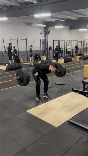 Bent over row Barbell / Puxar horizontal bilateral