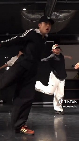 dc: @Sora #dance#dance#fyp #fypシ #endancestudio #xg #isthislove Every Friday 21:15-22:45 SCRAMBLE Bst #choreography