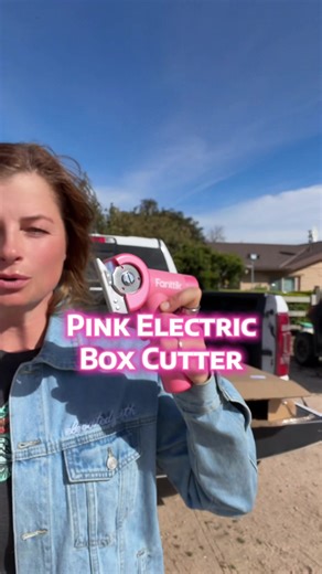 Pink electric box cutter can tie even the biggest pile of boxes into shreds In mere seconds! #boxcutter #electricboxcutter