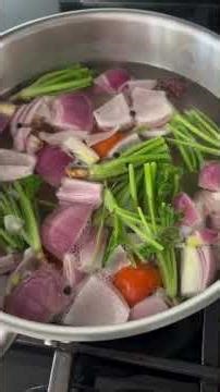 Base broth guide: Homemade vegetable broth 1 red onion, cut into 6 segments Slices of ginger root