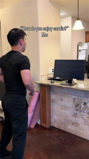 This is my second most favorite cardio to do at home 😁 What’s your favorite? 🤓 Don’t give yourself more excuses for not exercising. Movement is medicine. Let’s get it 💪