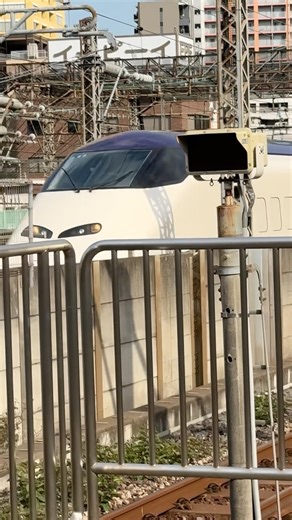 【かぶり】 E3系2000番台 L69編成 荷物専用新幹線 はこビュン＋E5系 U7編成 回送 西日暮里駅 2026.05.13