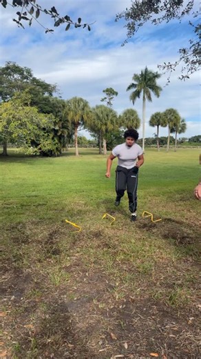 5 Star Studs-Lineman Training on Instagram: "Great drill for learning how to transition your weight, while moving laterally! The key is to feel your weight and momentum as you move! You want to anticipate the change of direction and make sure your weight remains over the hurdles. If you have to pause before changing direction it tells me that your weight is out of control and you cannot redirect efficiently! Come train with 5⭐️ every Sunday! 1-1 Privates and Group Sessions Available! Here at 5⭐️