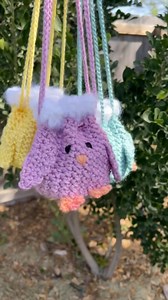 🐣 Just listed these sweet MINI chick bags! 🐣 It’s the perfect little accessory for your little one! Fill it with candy or toys and add it to their Easter basket! Bags are 5” tall with a 12” strap. Want to make one of your own? 🧶 Our Little Chick Bag pattern includes the instructions for the Mini Chick Bag modification 🐣 The link to the pattern is in our bio 🔗 #crochet #crochetchicken #crochetbag #crochetpattern #crocheteaster #crocheyersofinstagram #crochetlove #crochetaddict #crochetallday