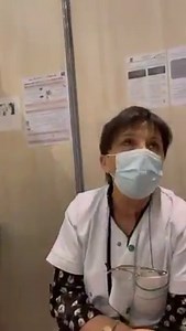 9.7K views · 1.1K reactions | Au centre de vaccination de Roanne, comme dans l’ensemble des centres de la région, de nombreux professionnels de santé sont mobilisés pour vacciner le plus possible. Parmi eux, je voulais vous présenter Bernadette, infirmière à la retraite, qui n’a pas hésité à venir prêter main forte aux soignants. | Laurent Wauquiez | Facebook
