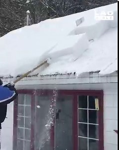 22M views · 80K reactions | This snow removal hack is smart AND satisfying ❄️ | LADbible | Facebook