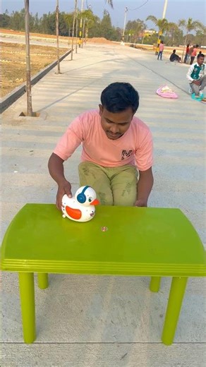 Eggs Wali Duck Table pe Run Fun Video 🤭