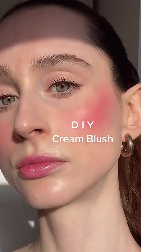 DIY Cream Blush Tutorial - Easy Homemade Beauty Hack