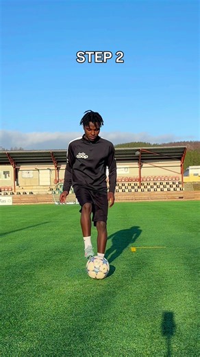 Jibudinho Akka 3000 Football Trick Tutorial