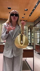 478K views · 6.3K reactions | Amamos y bueno somos abundancia 﫰 #bottegaveneta #jodie #teenjodie #zebra #priscyescoto #fashion #moda #ootd #outfit #trend #ootn #luxury #bag #bags #prada #shop #shopping #haul #unboxing #tiktok #parati #pt #foryou #fyp ##foryoupage #melomerezco #abundancia #soyabundancia #abundance#greenscreen | Priscila Escoto | Facebook