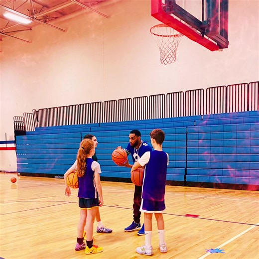 Locked in. Teaching moments. Foundations being built. 🏀💜 It’s not just about reps — it’s about listening, learning, and understanding the why. Small group work. Big growth. This is how confidence is built, one detail at a time. #NorthwestMagic #BuiltNotBorn #PlayerDevelopment #MagicTraining #StackingDays #CoachAce #TheWork