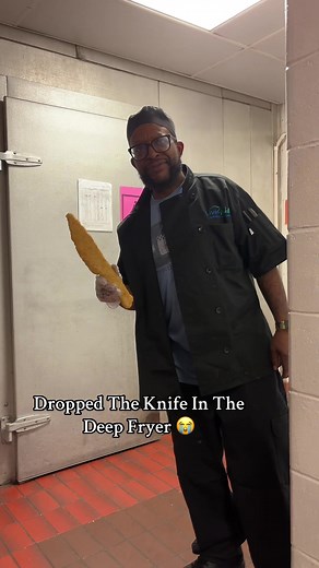 Funny Cooking Fail: Dropped Knife in Fryer