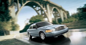 Ford recalls 300,000 Crown Vics over lighting module