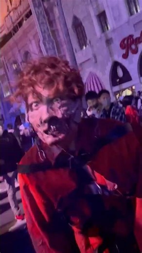 [Osaka Tourism] Mass street zombie emergence at Universal Studios Japan's Halloween Horror Night