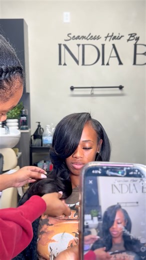 Houston Based Licensed Hairstylist & Seamless Technique Educator on Instagram: "Quickweaves aren’t even my lane but i wasn’t going to disappoint and hold back when i knew i could deliver. TSU y’all book with my girl @iamneveah__ and visit her hair page @jazzytails_ to prepare for greatness. Let’s get her booked. I also want to acknowledge her model because it was her birthday and she sat over 5 hrs for me to teach her this detailed class. I’m so happy she loved her hair and decided to step out f