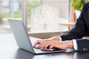 Web研修のメリットとは？ツールを選ぶ際の3つのポイント | オンライン研修・人材育成 - Schoo（スクー）法人・企業向けサービス