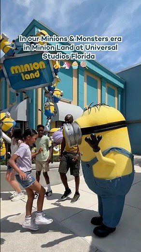 In our Minions & Monsters era in Minion Land at Universal Studios Florida 🍌🦄🧁🍭