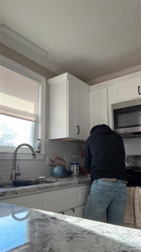 The food you feed your body in the morning matters. Can set the tone for your mood, energy, and how you show up for everyone around you. Link in comments for more information if you’d like to eat a breakfast that works for you. Your breakfast will look different then mine. So many good options for you.