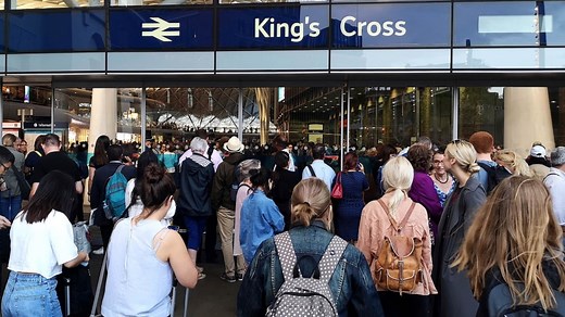 U.K. National Grid power outage leaves London commuters stranded