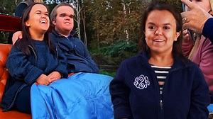 297K views · 13K reactions | O plano inicial da família Johnston era passar as férias na praia #OsPequenosJohnstons | TLC Brasil | Facebook