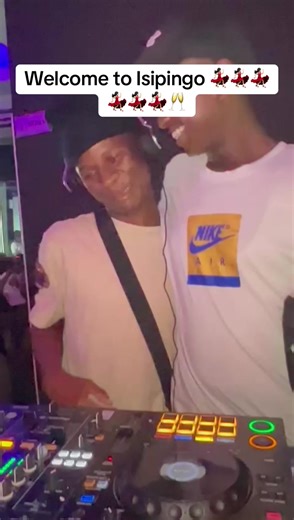 Ziyawa 🥂❤️kwa Tony 💃🏻💃🏻💃🏻💃🏻❤️#tiktok #shisanyama #gqomumusic🔥🔥🔥 #vibes #isiphingo
