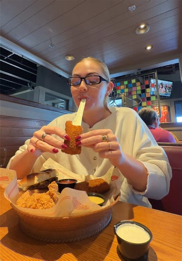 Brits Try Chili’s Triple Dipper: A Taste Test Adventure
