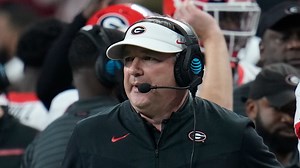 Here's what Kirby Smart said he talked to Stetson Bennett about at the end of the first half