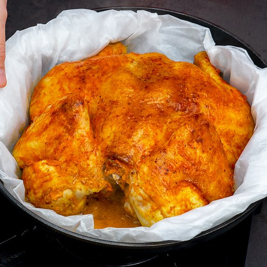 This ingenious trick really works! Juicy chicken in a few minutes Ingredients: butter: 30 g (1.1 oz) vegetable oil: 20 ml (0.7 fl oz) garlic: 10 g (0.4 oz) an entire chicken: 1 pc salt: 5 g (0.2 oz) black pepper: 3 g (0.1 oz) Greek yogurt: 50 g (1.8 oz) tomato paste: 30 g (1.1 oz) garlic: 5 g (0.2 oz) sweet paprika: 6 g (0.2 oz) turmeric: 5 g (0.2 oz) chili paprika: 5 g (0.2 oz) salt: 4 g (0.1 oz) black pepper: 2 g (0.1 oz) vegetable oil: 20 ml (0.7 fl oz) red onion: 2 pc potatoes: 300 g (11 oz)
