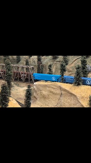 Canadian Pacific running through the mountains. | Old Boise N-scale Model Railroad
