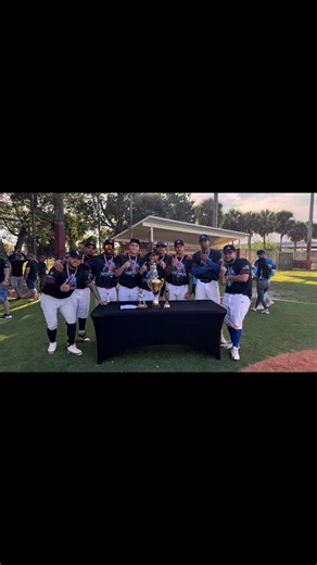 Los Intocables 🏆🏆🏆 triple campeones. Más que un equipo, somos una familia… buenos chamacos con hambre de ganar. Gracias a los que siempre creyeron 💯 Y a los que no… felicidades también, porque tuvieron que vernos ganar otra vez.@titanes.del.caribe la mejor liga de miami.