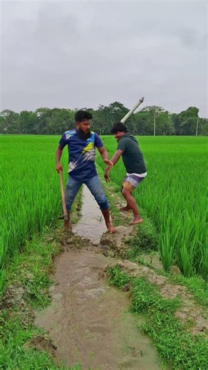 He Was Draining Water… Then It Turned Away! 😳💧 (Secret Move!)