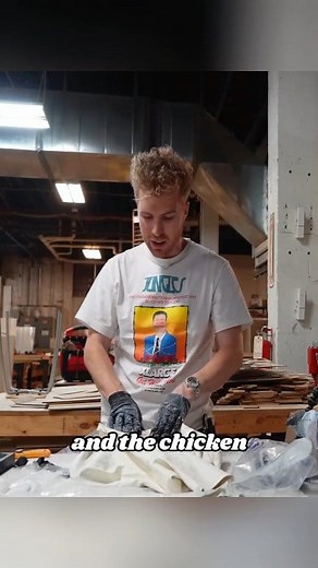 You don’t need fire to cook a chicken — apparently, you can just *slap* it until it’s done! This man might be the last genius on Earth, and he’s actually proved it by testing this bizarre method himself. Yes, he showed that a chicken *can* be cooked this way! Haha, don’t forget to share your valuable thoughts on this, and make sure to tag all the chicken lovers out there with this video! #SlapCookedChicken #LastGeniusOnEarth #NoFireNeeded #ChickenHackGoneWild #OnlyInThisWorld | Fails TV