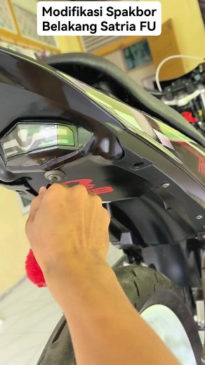 15K views · 81 reactions | Modification of rear seat lock on motorcycle #modificationrearseat #motorcycle #motorsatriafu #raidercarb #reels | Tomy Raider | Facebook