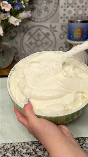 The BEST Cream Cheese Frosting Recipe🤍 #baking #recipe #creamcheesefrosting