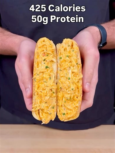 Healthy Lifestyle | Weight Loss Recipes | Fitness on Instagram: "Buffalo Chicken Hot Pockets (Makes 10 Hot Pockets) By @fairfiteats Macros Per Hot Pocket: - 425 Calories - 50g Protein - 44g Carbs - 4g Fat Ingredients (Dough)🥯: - Self Rising Flour (500g) - Greek Yogurt (0% Fat) (520g) - 1 Tbsp Garlic Salt (15g) - 1 Tbsp Italian Seasoning (8g) Ingredients (Buffalo Chicken Filling)🍗: - 40oz Chicken Breast (1135g) - 0.5 Tbsp Garlic Salt (7g) - 0.5 Tbsp Smoked Paprika (3g) - 2 Tbsps R