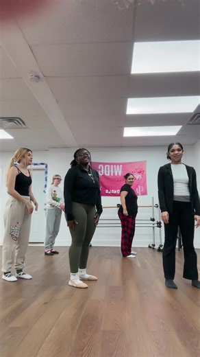 JLA Dance Academy (@jladanceacademy)’s videos with APT. - ROSÉ & Bruno Mars