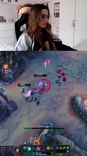 Returning to Ahri in League of Legends Gameplay