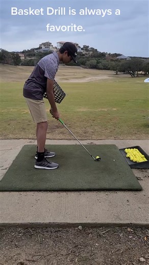 Working Elbow to Torso orientation and placement is important for impact alignments. Basket Drill is always 🔥. .. ... ... ... ... #launchmonitor #imperialhats #golfwannahaves #mevo #averagegolfer #greyson #privatejetlifestyle #cirruslife #gcquad #puttfordough #trackmansimulator #skytrak #golfapparel #golfgear #trackmangolf #golfmemes #golfteacher #smashfactor #privatejettravel #linksoul #thesweatlife #sanantoniogolfpro