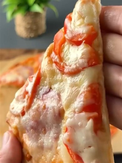 Pita Bread Pizza Recipe — Ready in 15 Minutes
