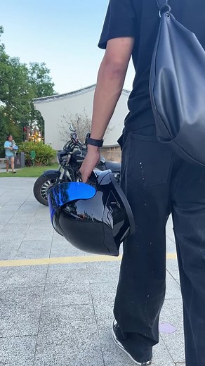 There aren't many dazzling lenses left, only a few. Hold on tight if you need them #autoaccessories #bikeaccessories #vehicleaccessories #footballhelmets #motorcyclehelmet #motorcycleaccessories #weldinghelmet #coolhats #sportsbikes #bicycleaccessories #motorcycle #helmet #Modular #cycling #equipment