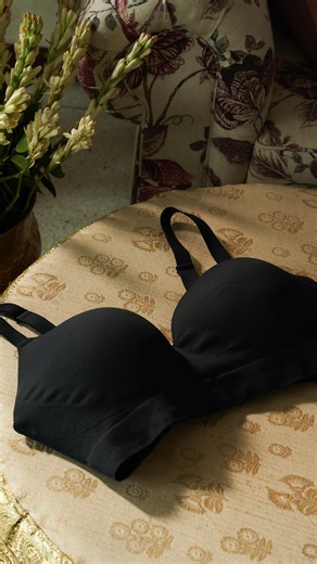 Underneat on Instagram: "Ever slipped into a bra so comfy, you had to check if it’s even on? 👀 That’s Underneat’s shapewear bra the little secret working under every fit. ✨ 💌 Your turn besties: describe your dream bra in just ONE word. Let’s hear it 👇 Look 1: @radhikaairi suit, our minimiser bra Look 2: @suta_bombay sari, our tube bra Look 3: @suta_bombay sari, our strapless bra Look 4: @myntra skirt, our wireless support bra Look 5: @Reetiarneja sari, our bandeau Look 6: @suta sari, our unde