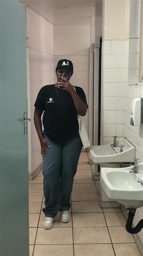 (the song I said I would play on my first day at uni😝)prepare to be sick of me with this uni content 😹❤️.#nelsonmandelauniversity #firstyear #nmu #vlog