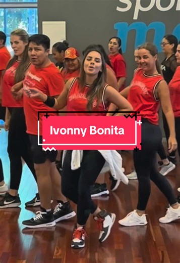 Cancioncita ideal para bajar la intensidad de la clase y sacar nuestro lado más Victoria’s Secret Model 😎😌🤣 #zumba #zumbachoreo #zumbainstructoroftiktok #zumbabolivia
