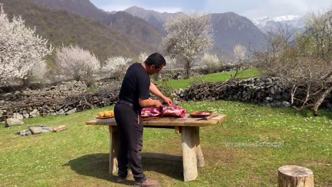 How to Make Perfect Medium-Rare Beef Shish Kebab