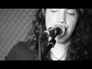 Adrian Alburez - Tus Labios (Lyrics)