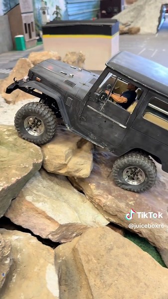 RC crawling #rc4wd #dogma #rccar #scalerc #rccrawler